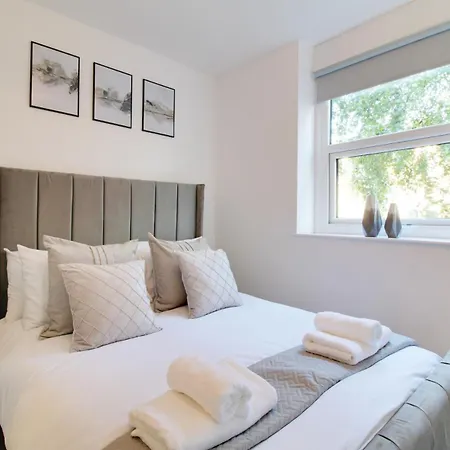 Modern Centre Apartment *